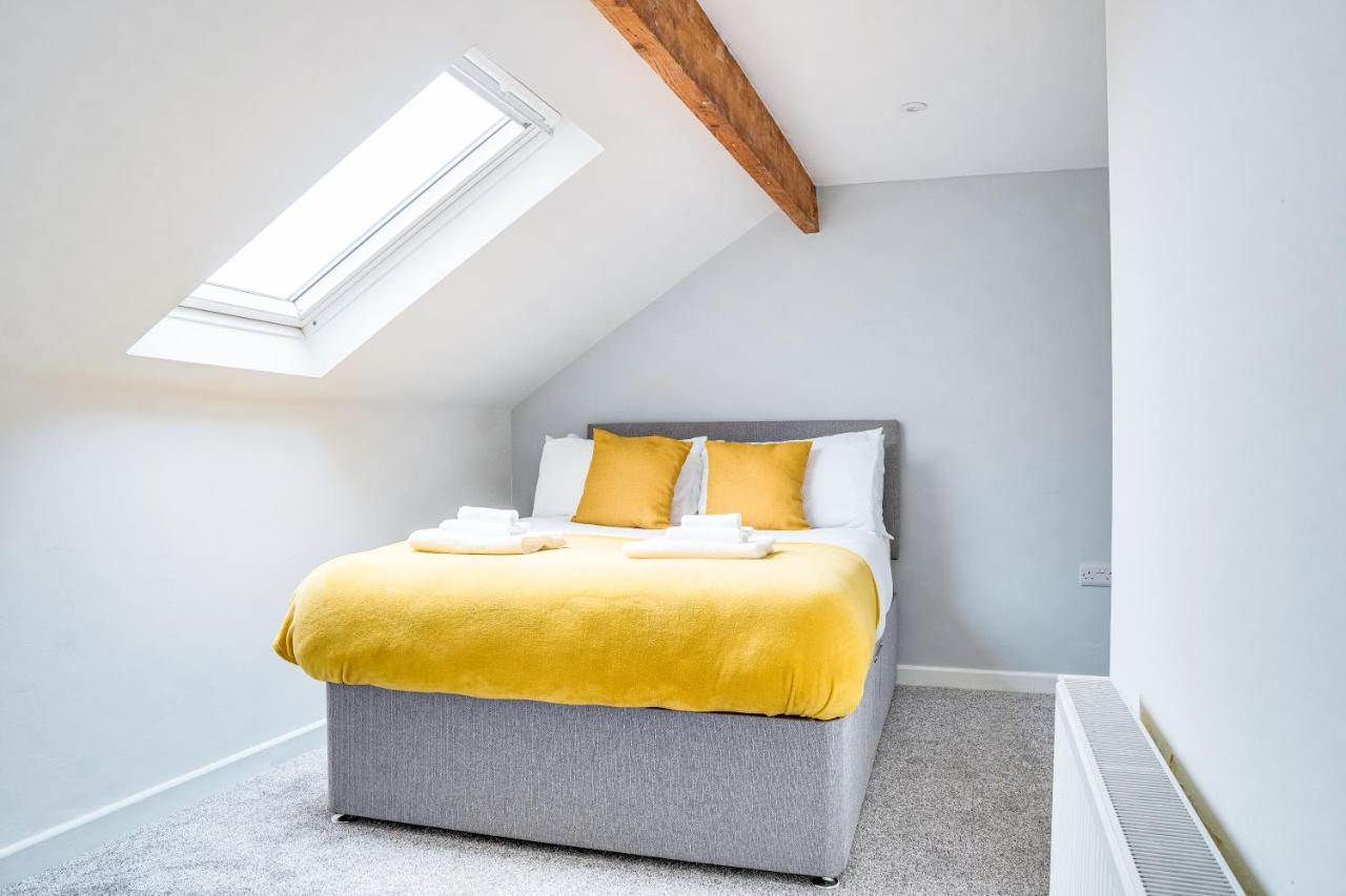 Spacious 4 Bedroom House Near Leeds Cc Beeston Hill المظهر الخارجي الصورة